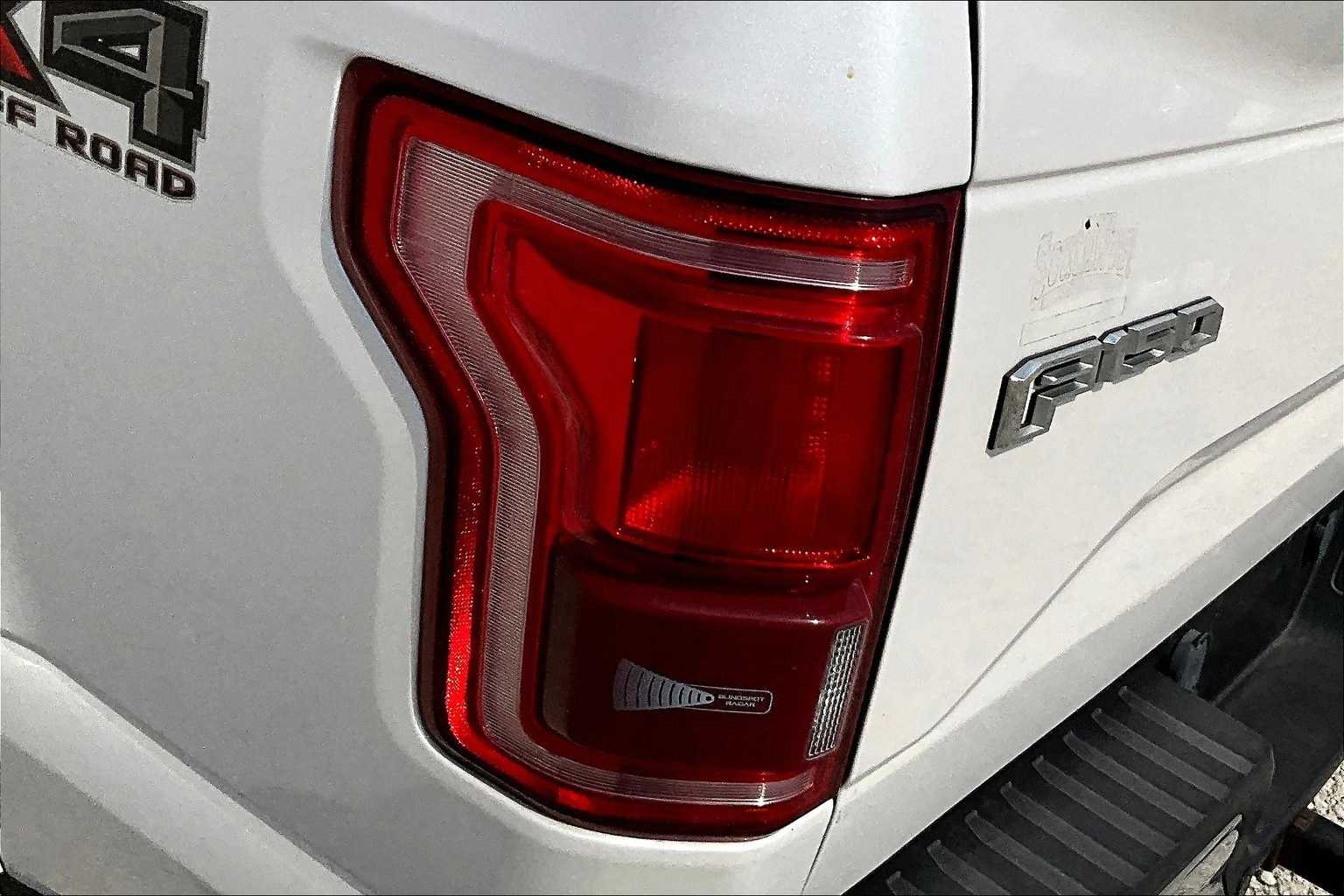 Thumbnail: 2016 Ford F-150 - 32