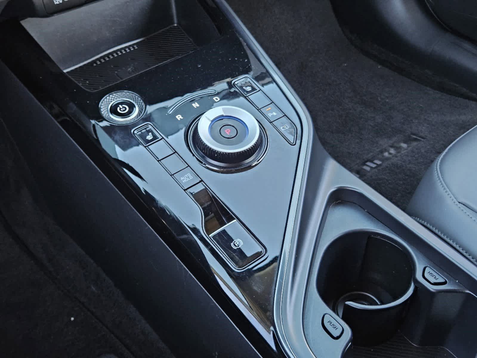 Thumbnail: 2023 Kia Niro - 17