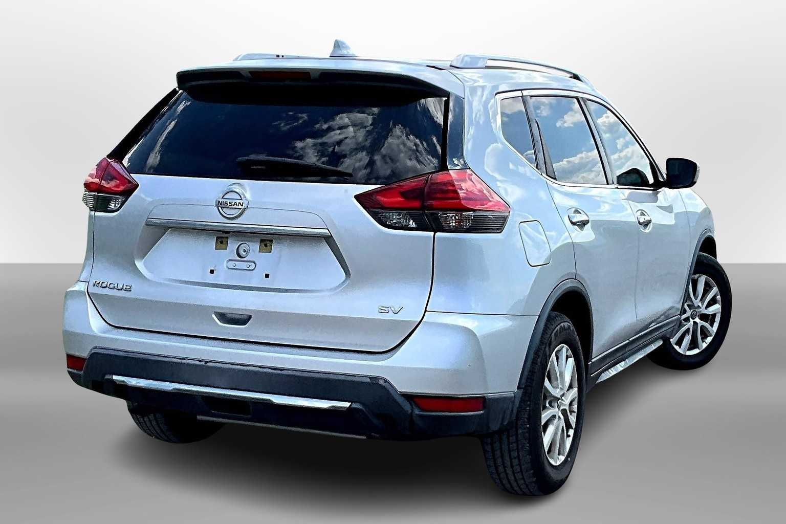Thumbnail: 2017 Nissan Rogue - 2