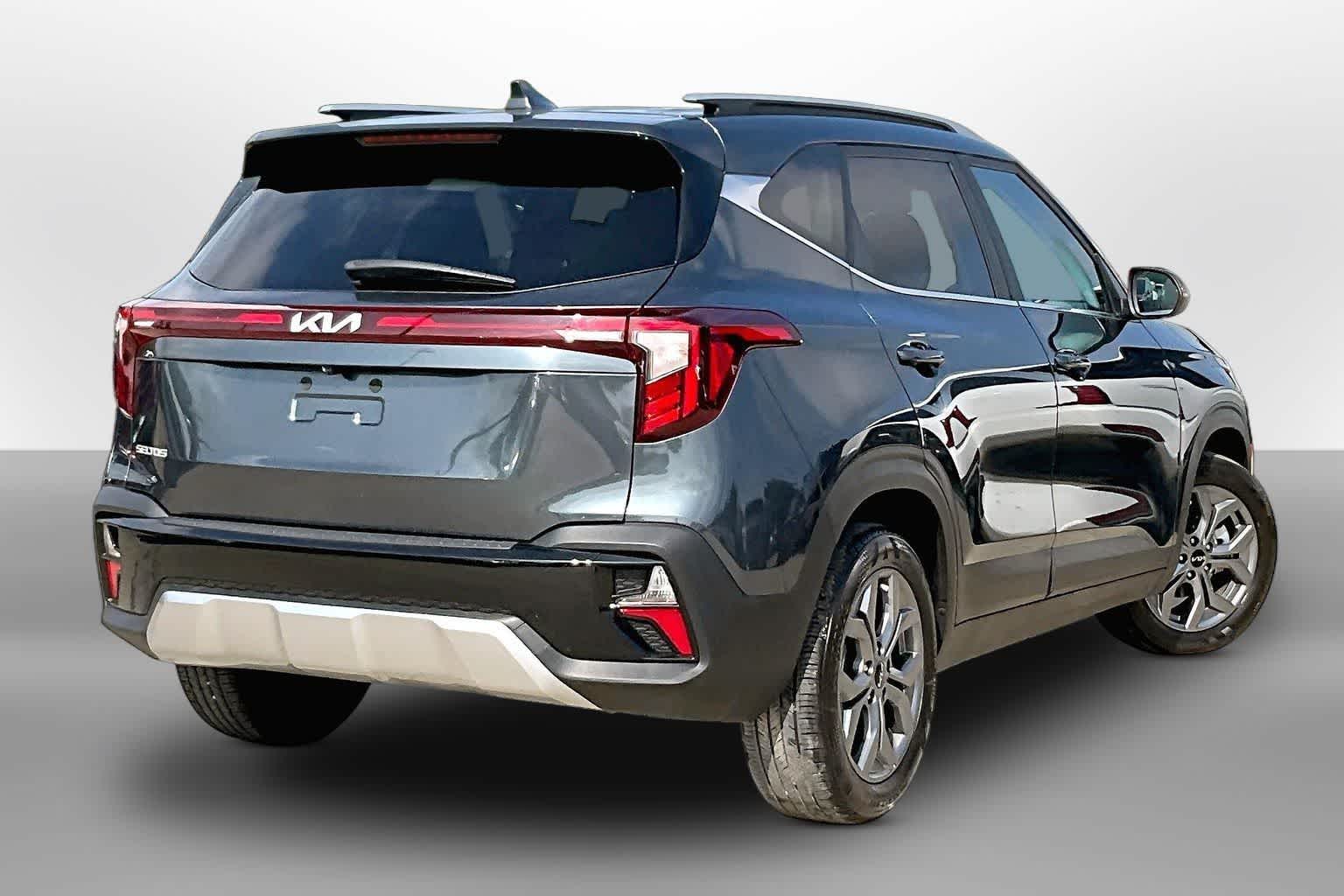 Thumbnail: 2024 Kia Seltos - 2
