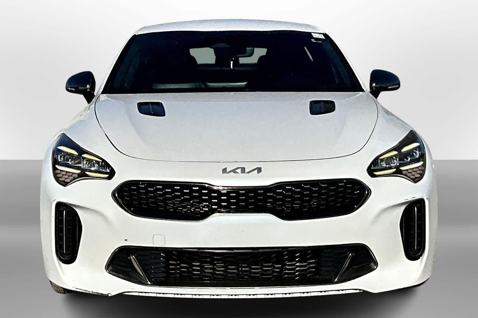 Thumbnail: 2022 Kia Stinger - 3