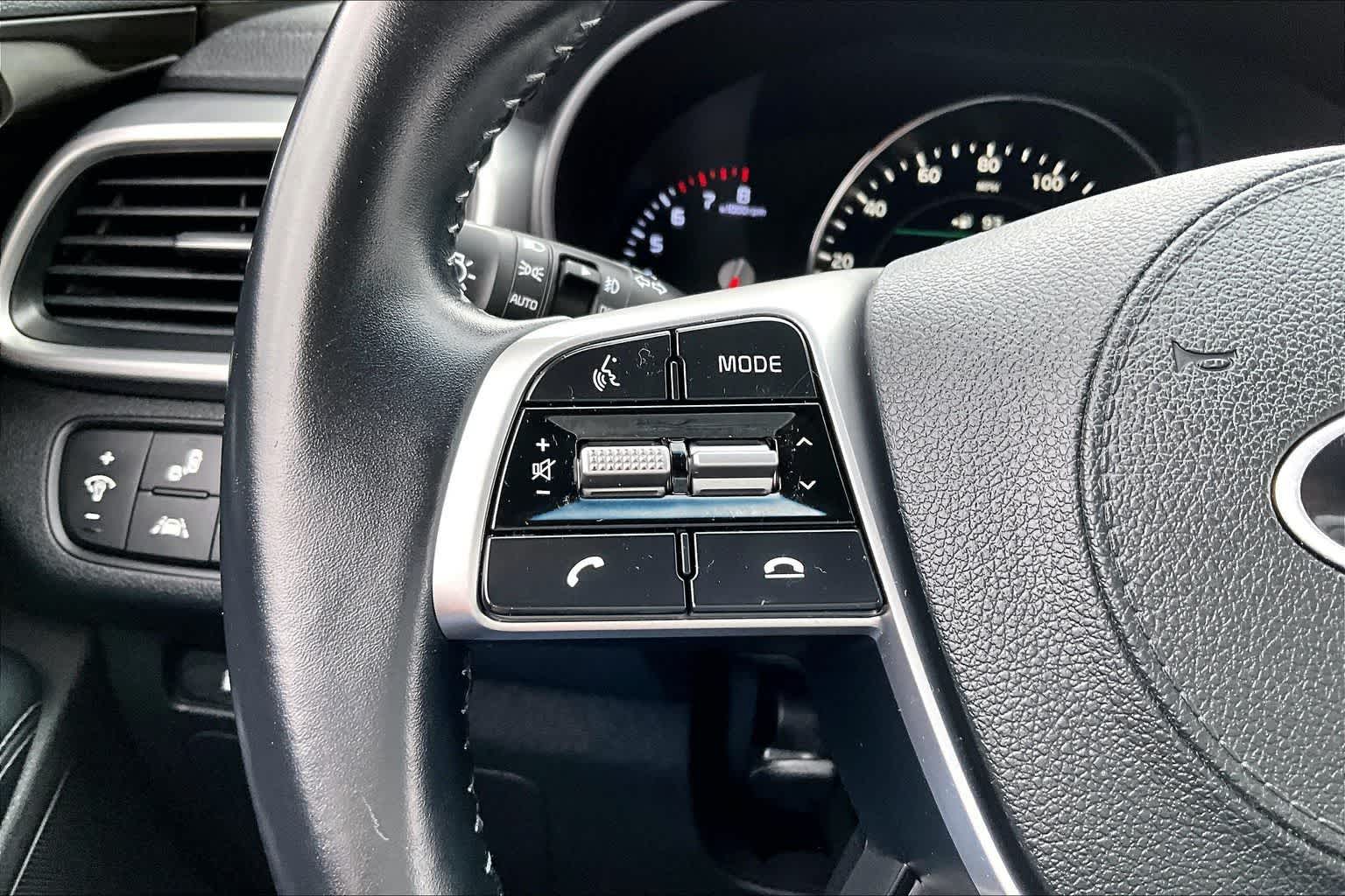 Thumbnail: 2020 Kia Sorento - 17