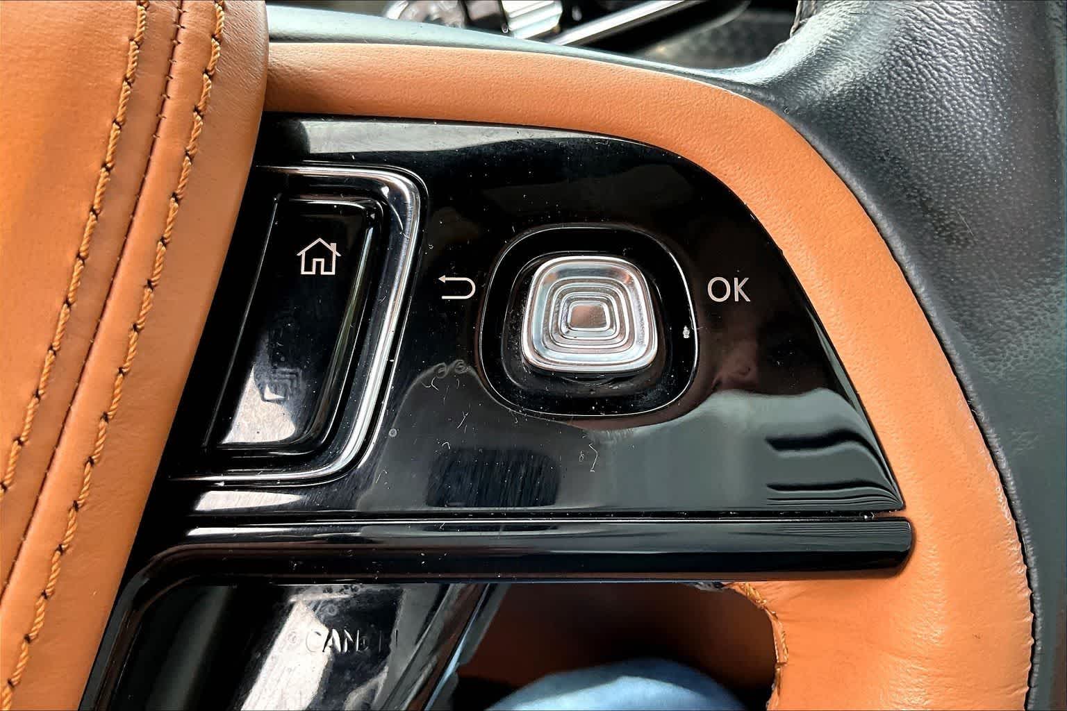 Thumbnail: 2023 Lincoln Aviator - 17