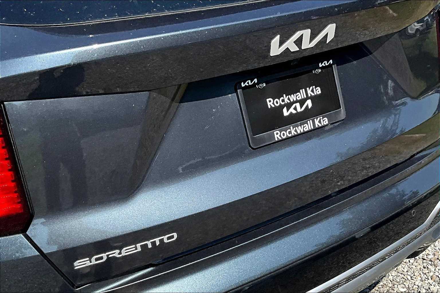 Thumbnail: 2023 Kia Sorento - 32