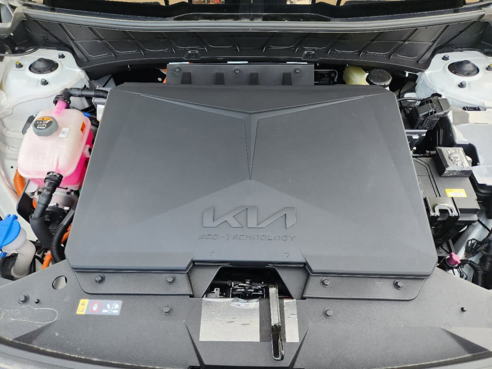 Thumbnail: 2023 Kia Niro - 9