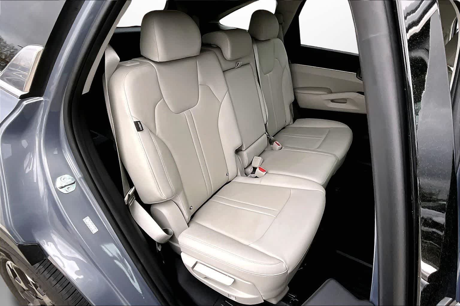 Thumbnail: 2025 Kia Sorento - 25