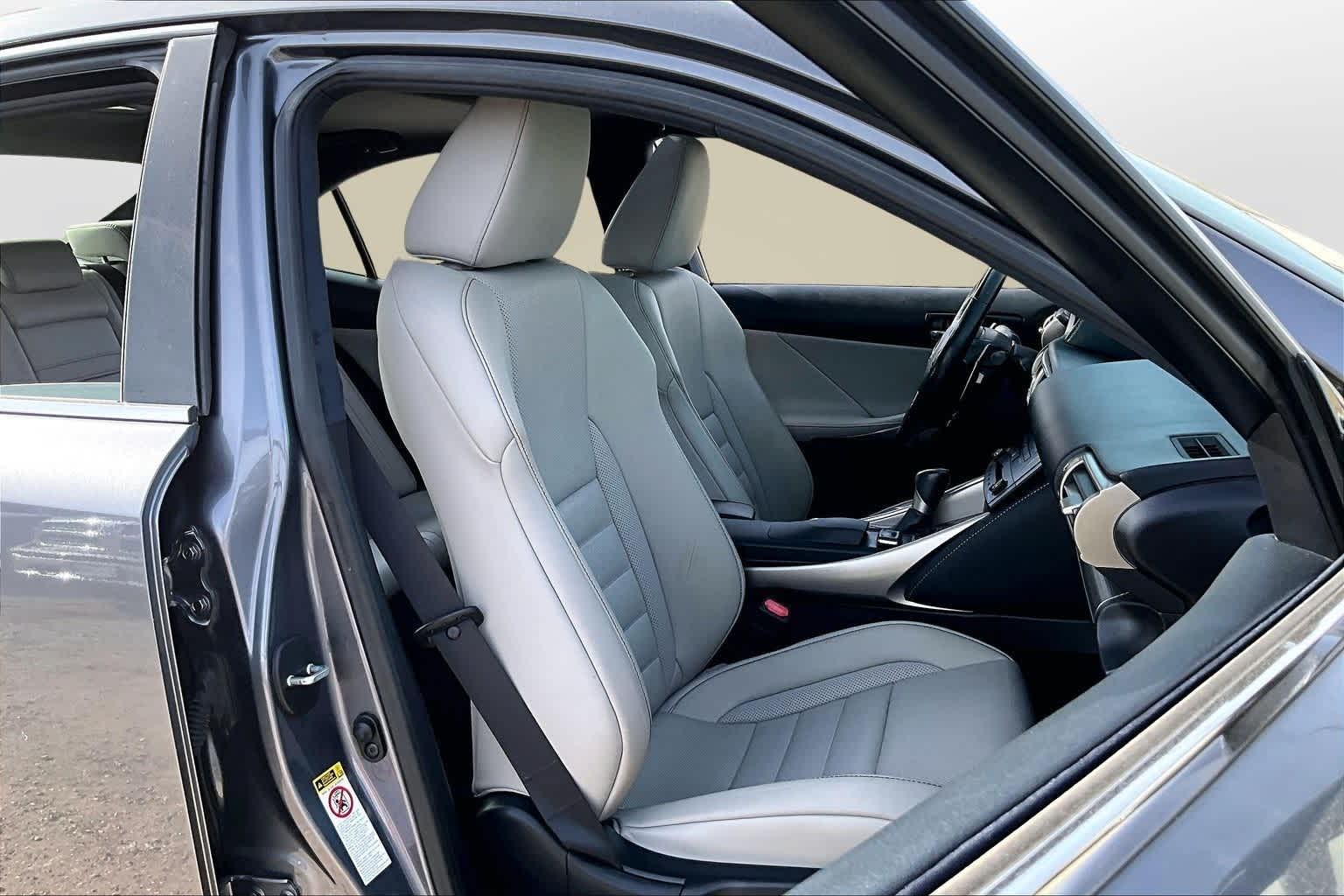 Thumbnail: 2016 Lexus IS - 7