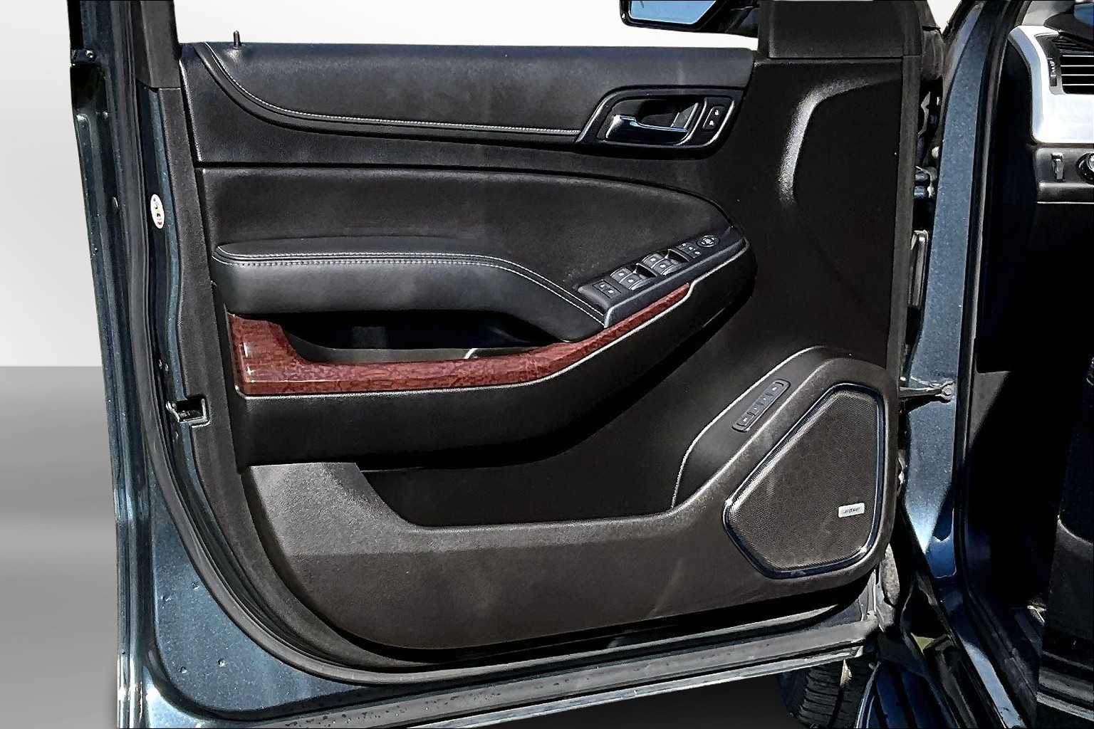 Thumbnail: 2020 GMC Yukon XL - 17