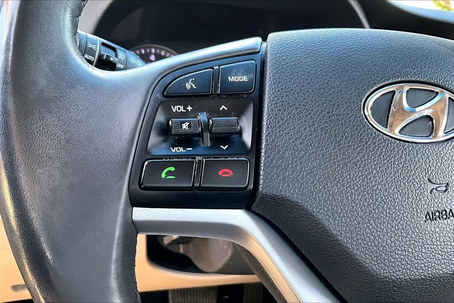 Thumbnail: 2016 Hyundai Tucson - 18