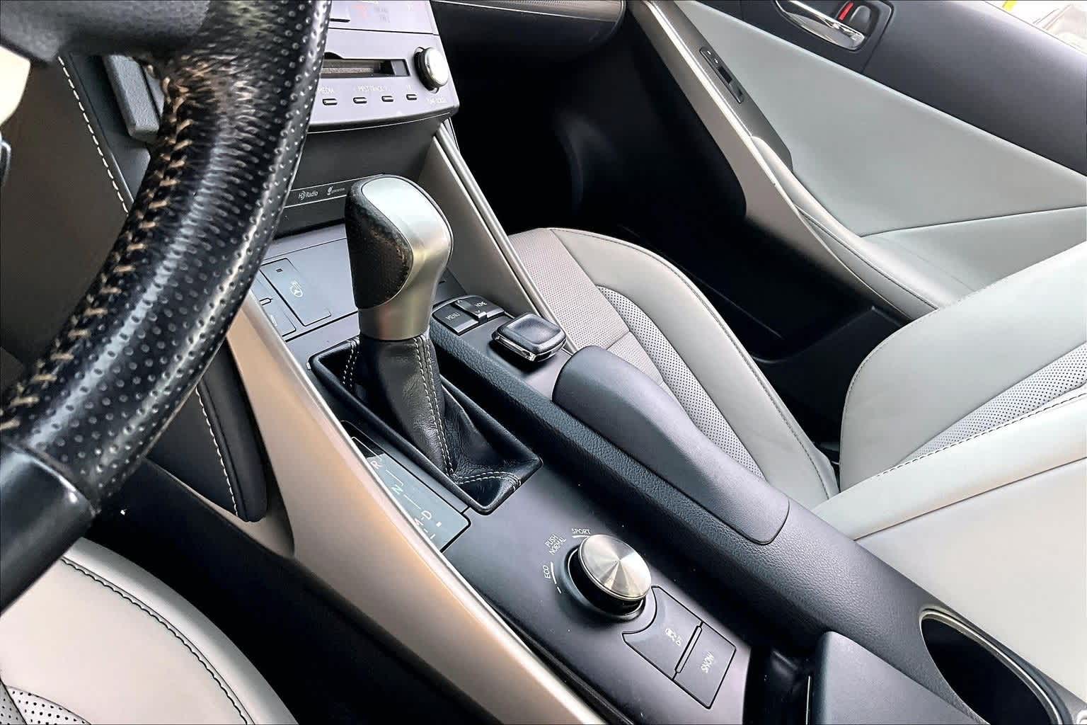 Thumbnail: 2016 Lexus IS - 13