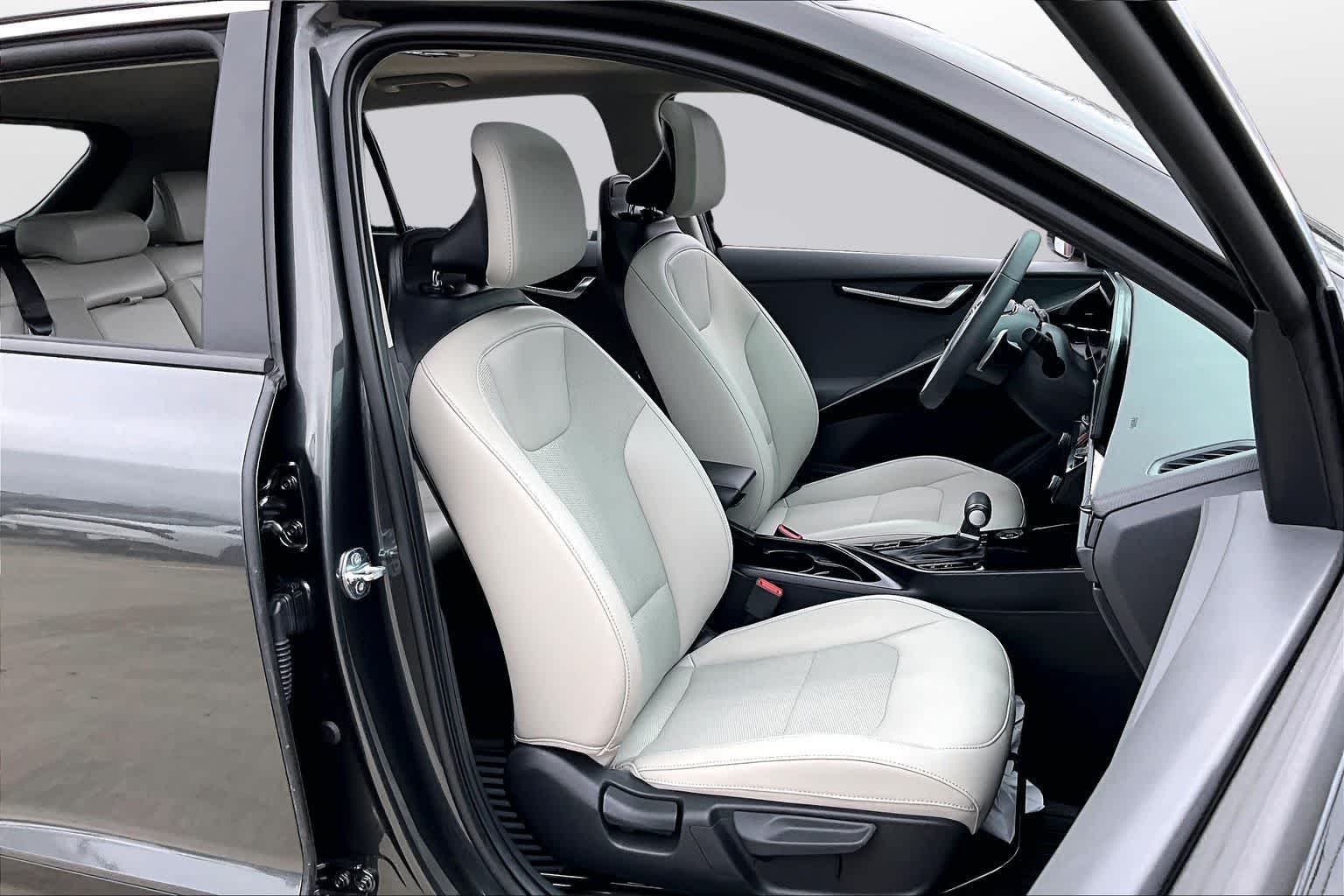 Thumbnail: 2025 Kia Niro - 6