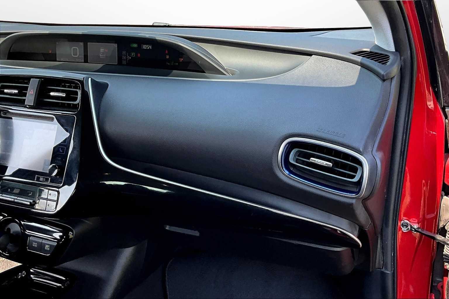 Thumbnail: 2017 Toyota Prius - 15