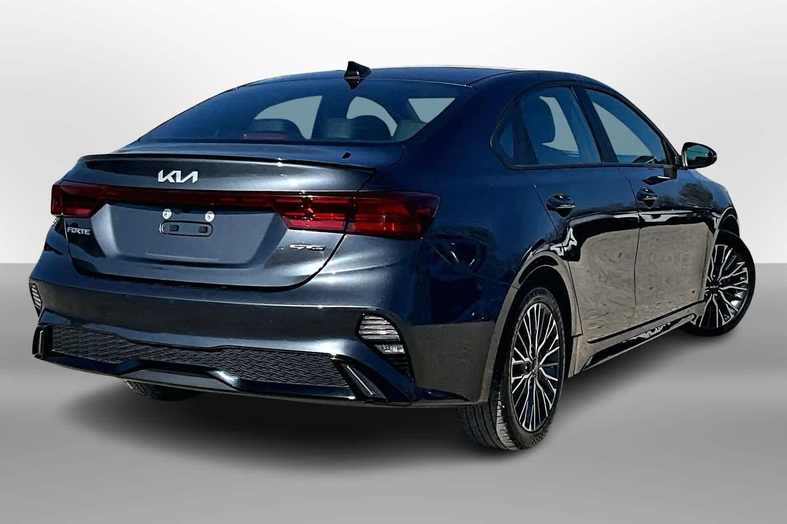 Thumbnail: 2022 Kia Forte - 2