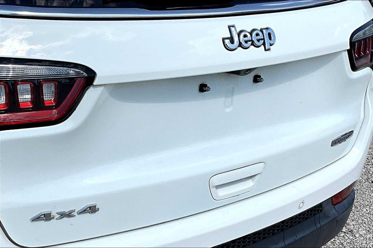 Thumbnail: 2018 Jeep Compass - 32
