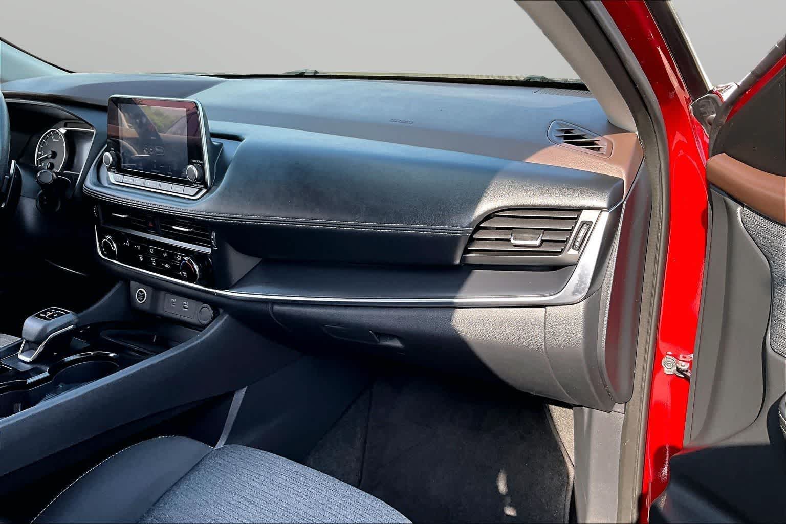 Thumbnail: 2022 Nissan Rogue - 15