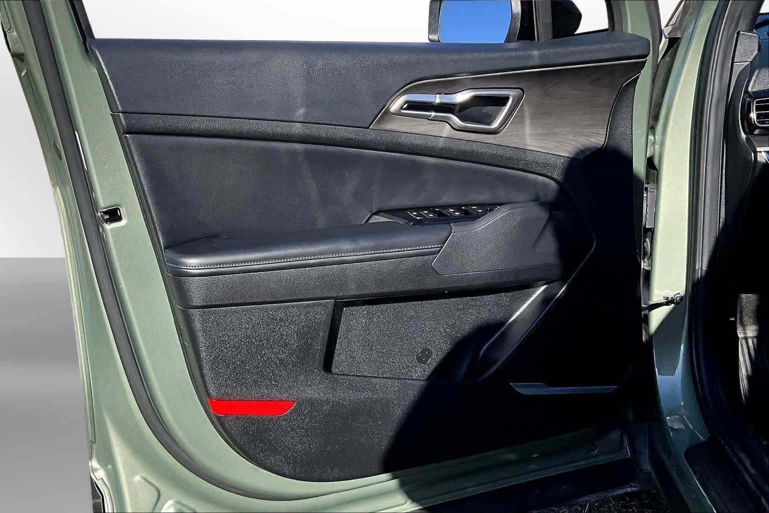 Thumbnail: 2023 Kia Sportage - 17