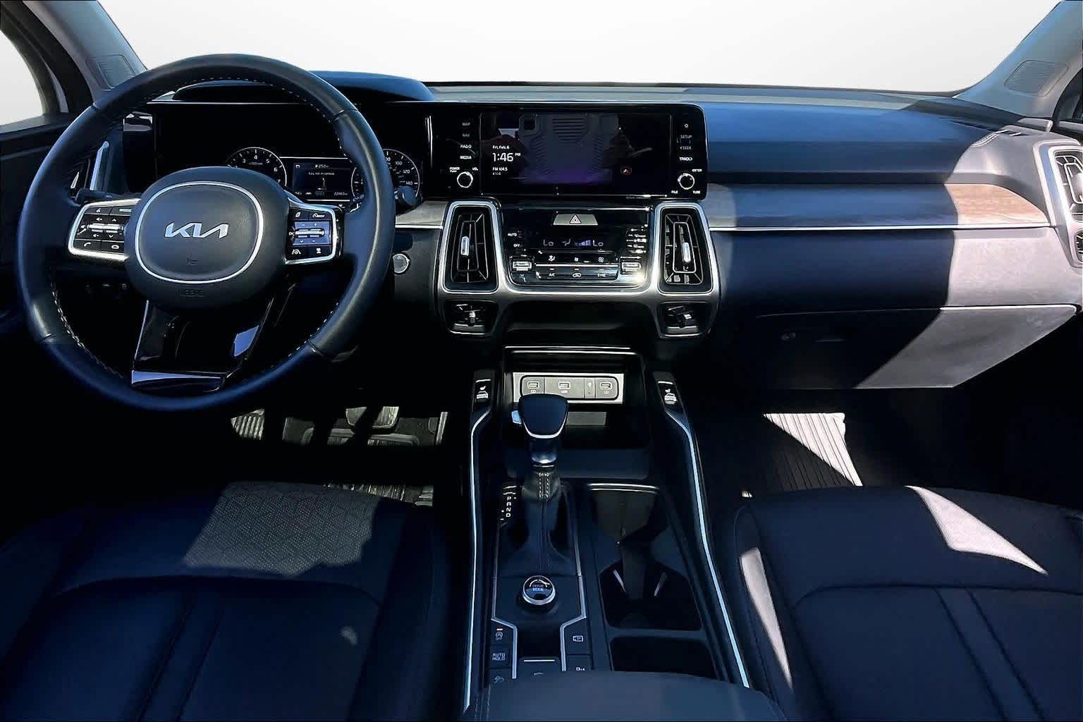 Thumbnail: 2023 Kia Sorento - 14