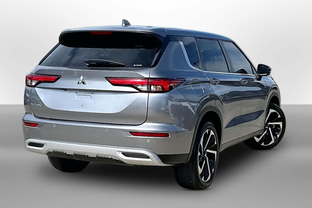 Used 2023 Mitsubishi Outlander SE SUV