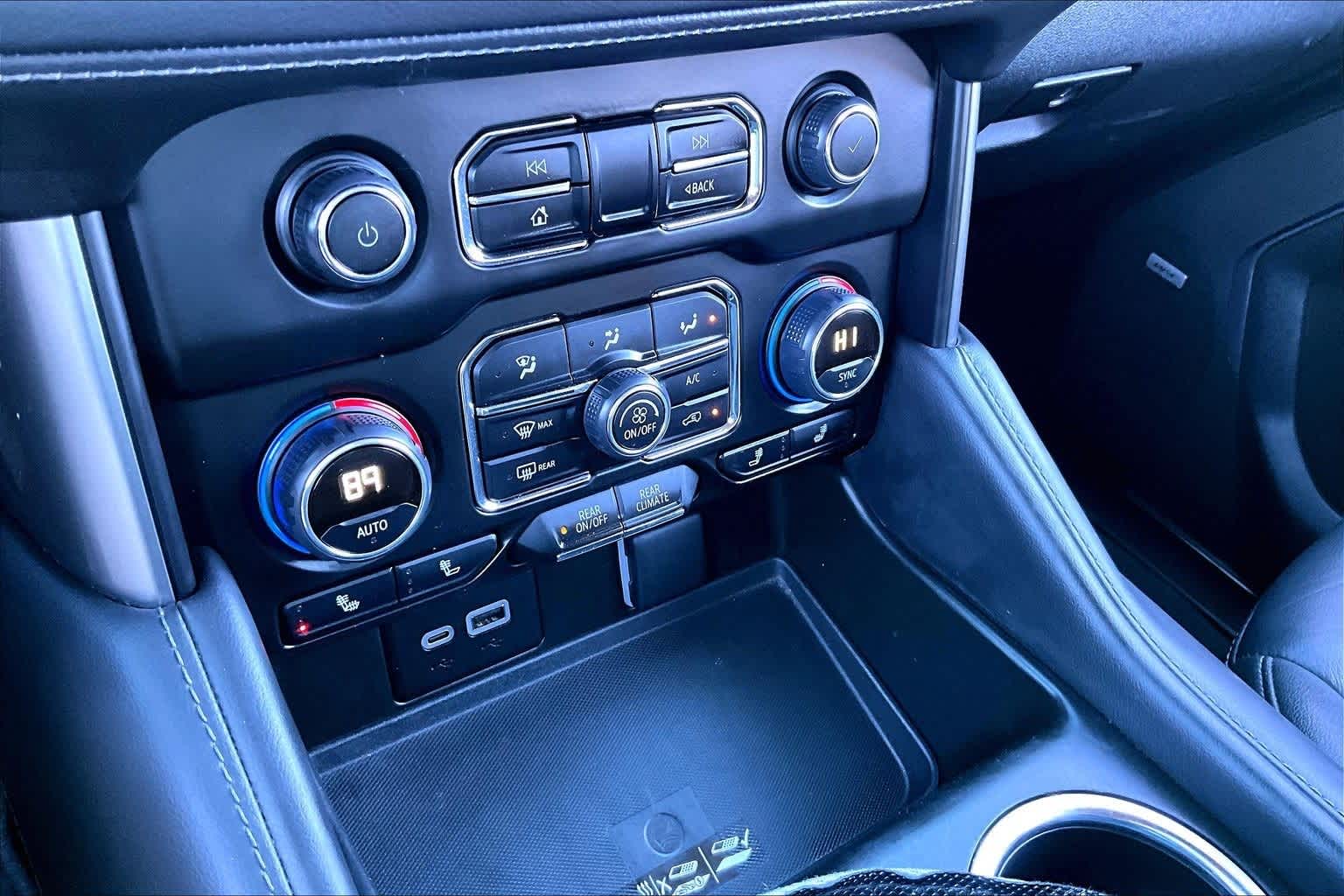 Thumbnail: 2024 Chevrolet Tahoe - 21