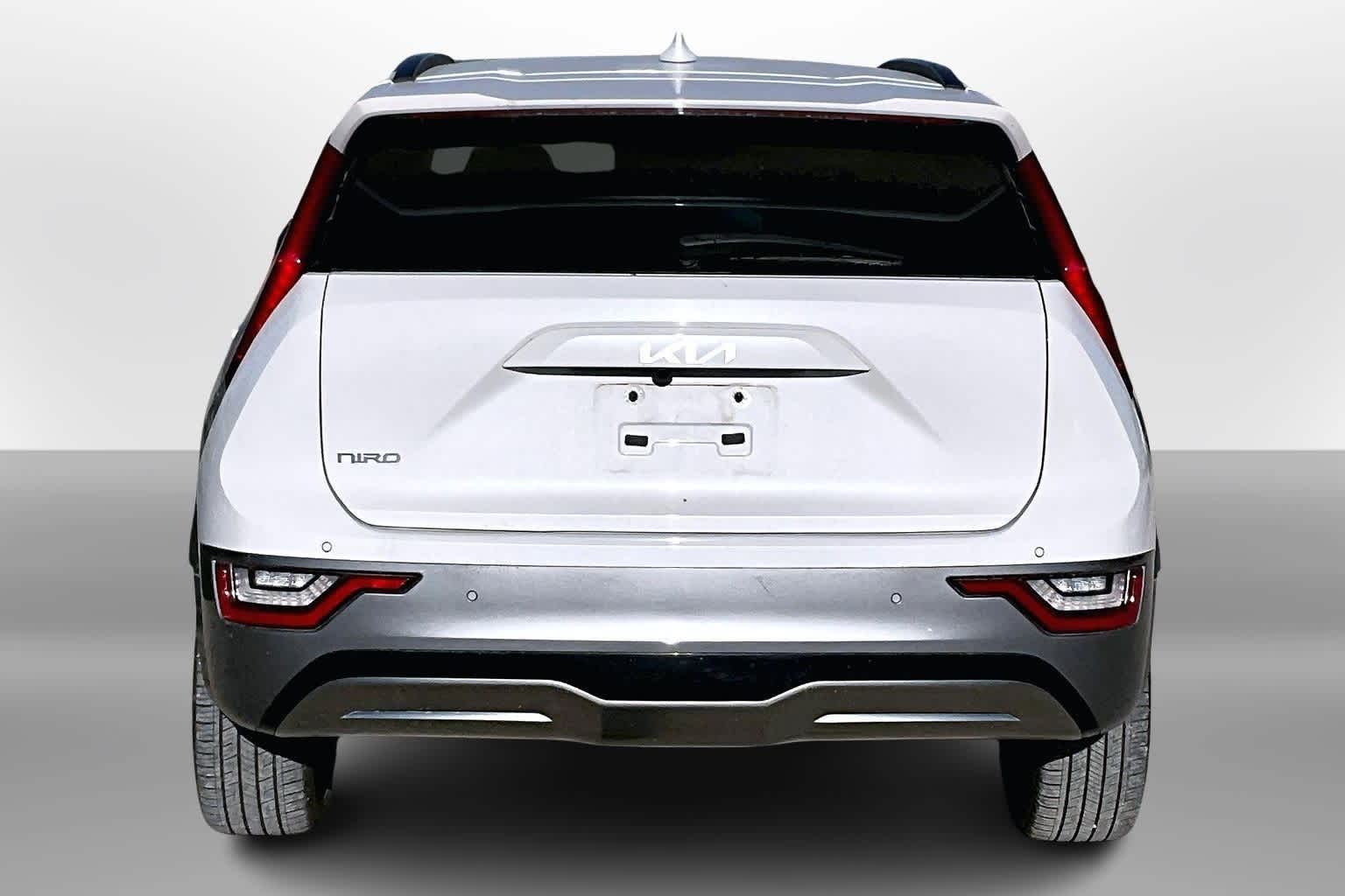Thumbnail: 2023 Kia Niro - 4