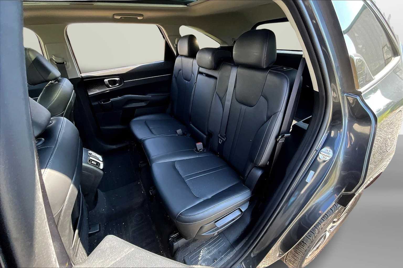 Thumbnail: 2023 Kia Sorento - 27
