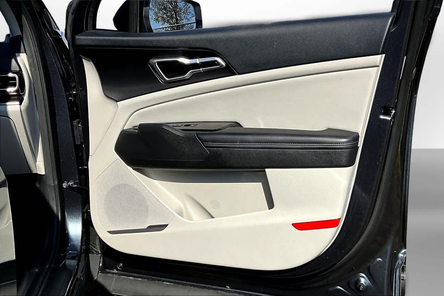 Thumbnail: 2023 Kia Sportage - 18