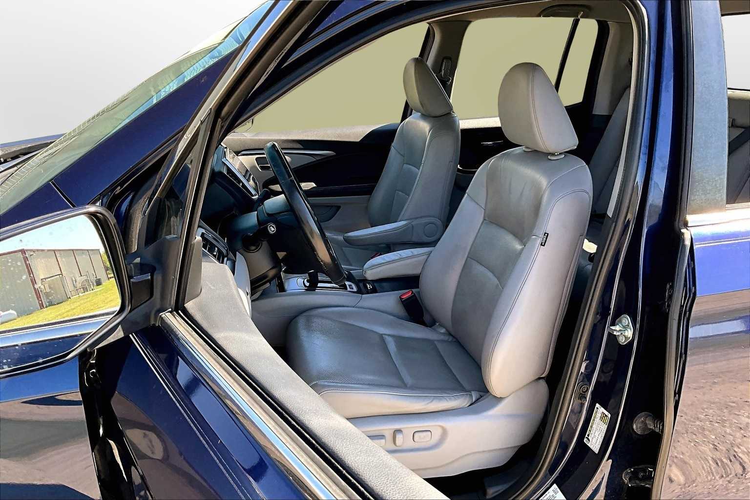 Thumbnail: 2017 Honda Ridgeline - 26