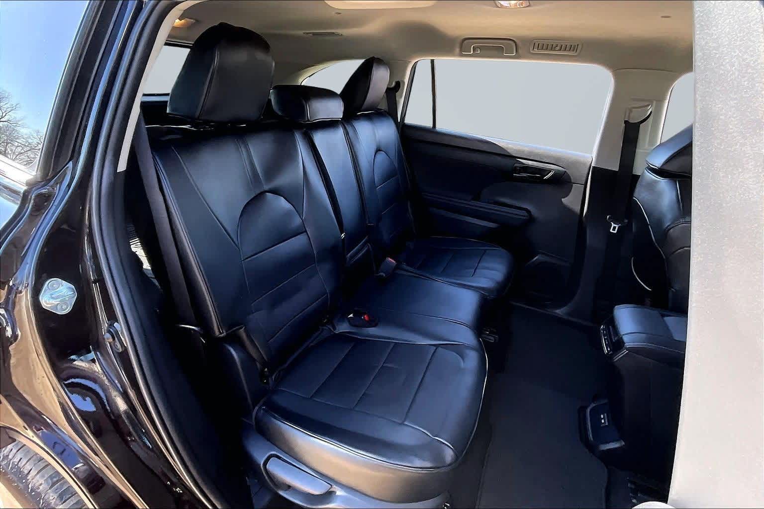 Thumbnail: 2022 Toyota Highlander - 23