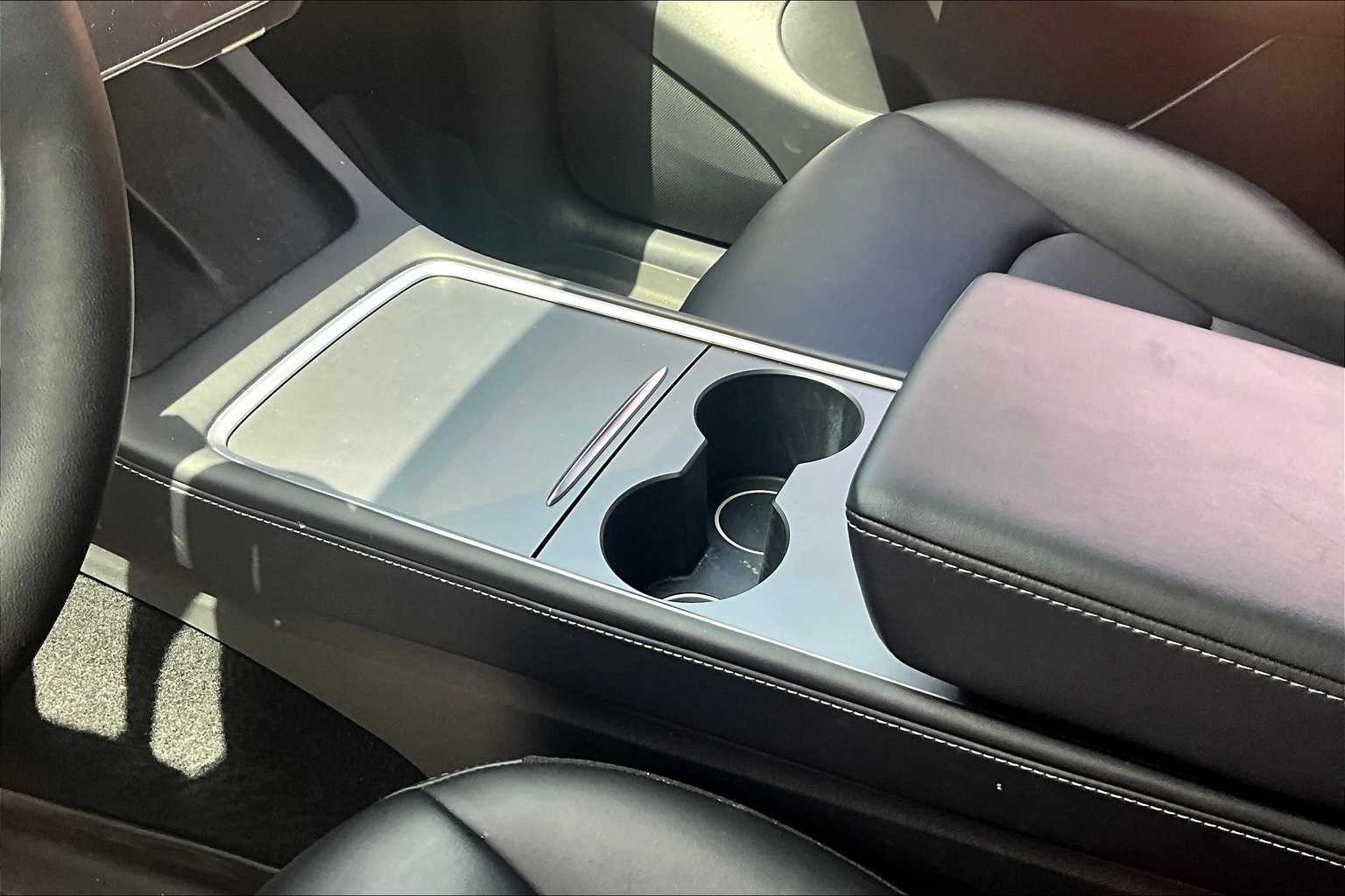 Thumbnail: 2022 Tesla Model Y - 13