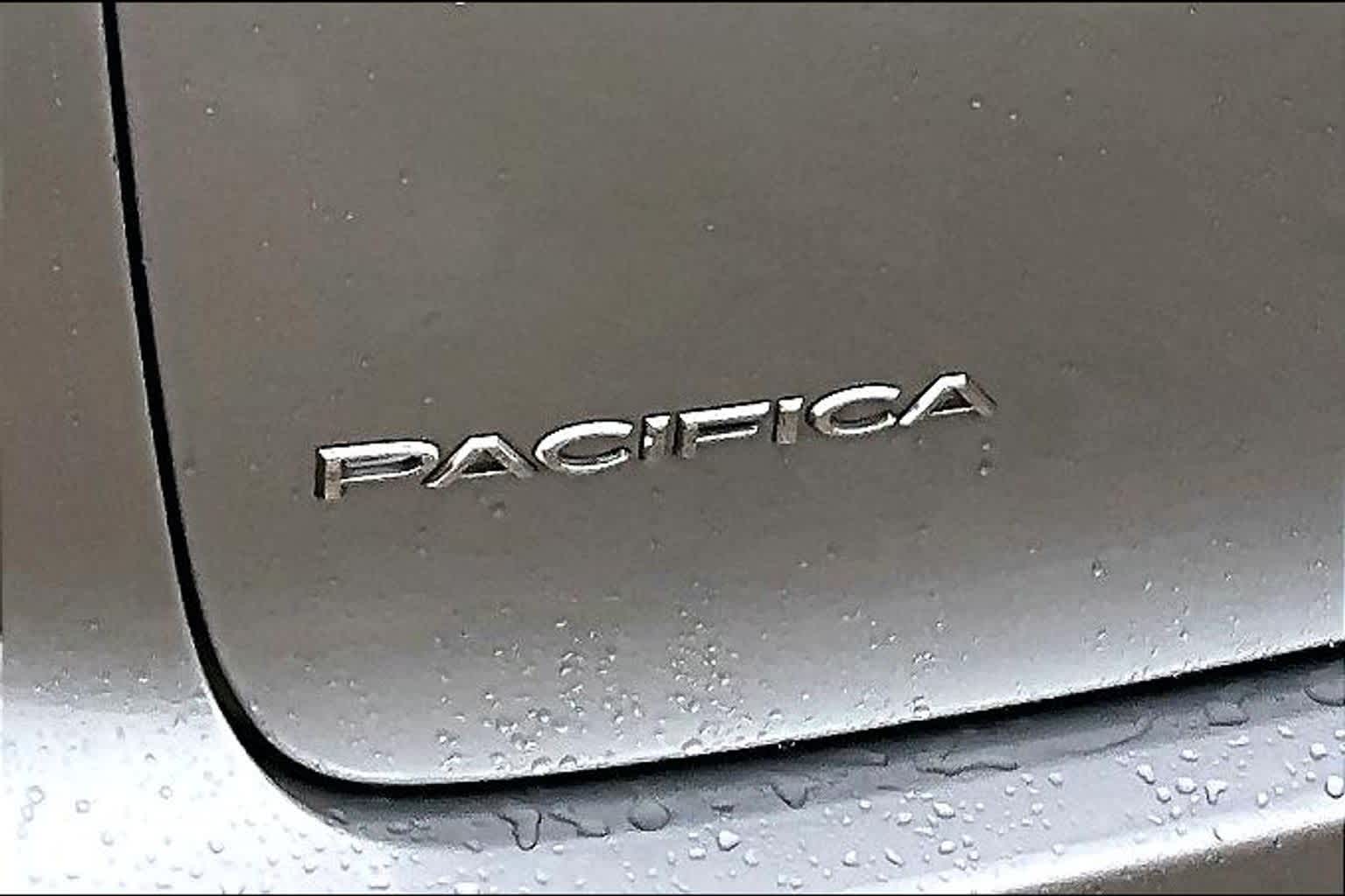 Thumbnail: 2018 Chrysler Pacifica - 29