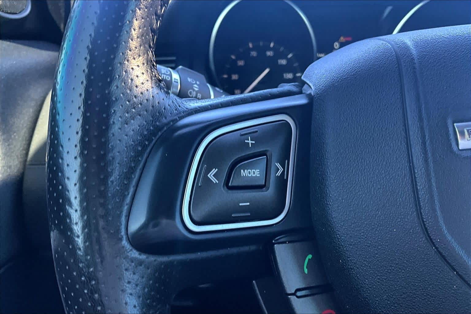 Thumbnail: 2019 Land Rover Range Rover Evoque - 19