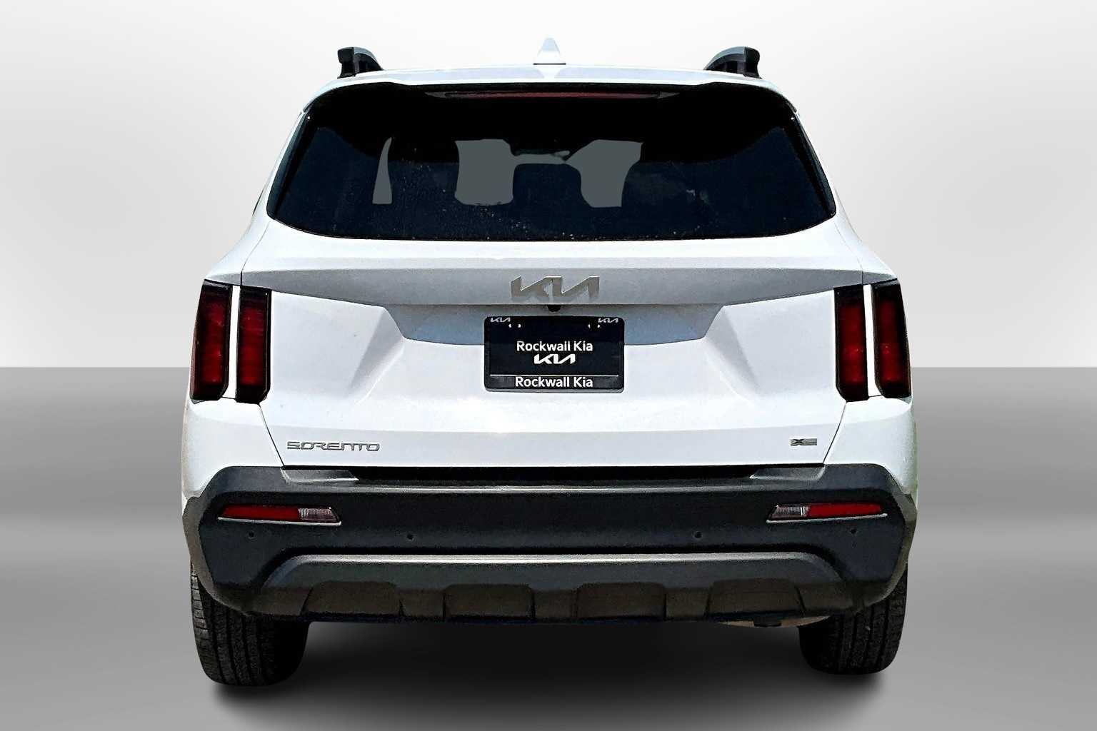 Thumbnail: 2023 Kia Sorento - 4