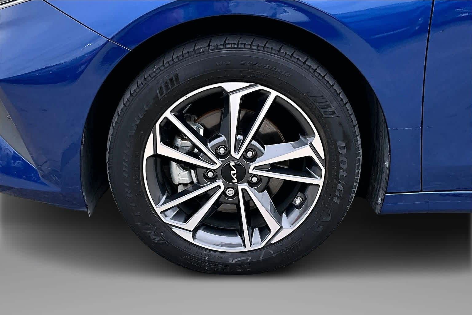 Thumbnail: 2022 Kia Forte - 8