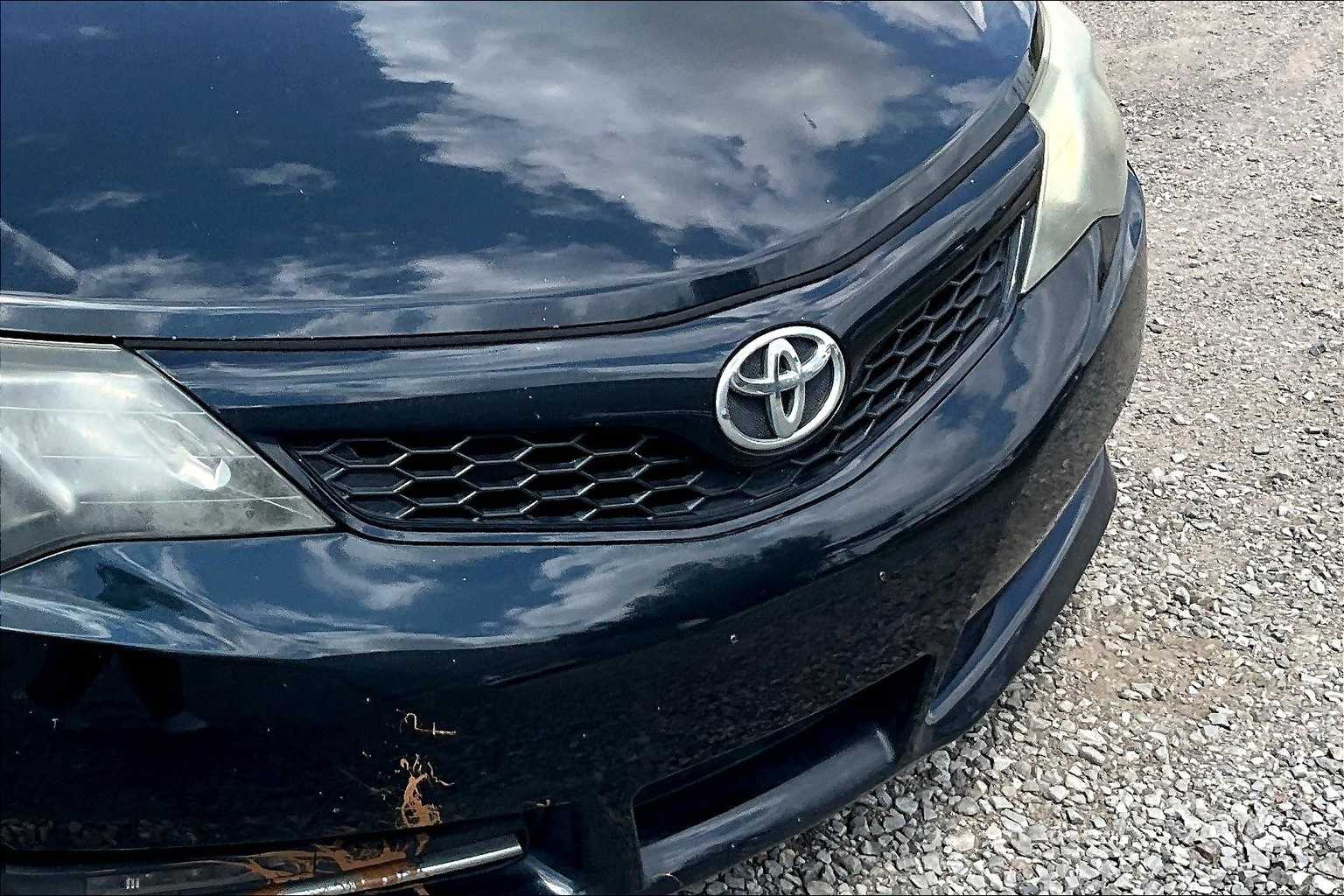 Thumbnail: 2013 Toyota Camry - 27