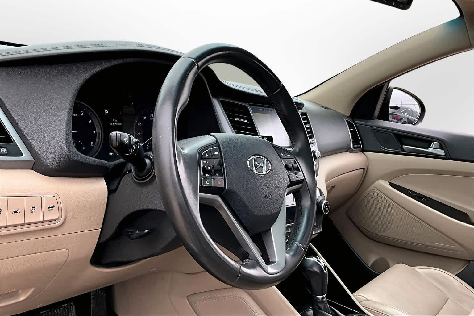 Thumbnail: 2016 Hyundai Tucson - 12