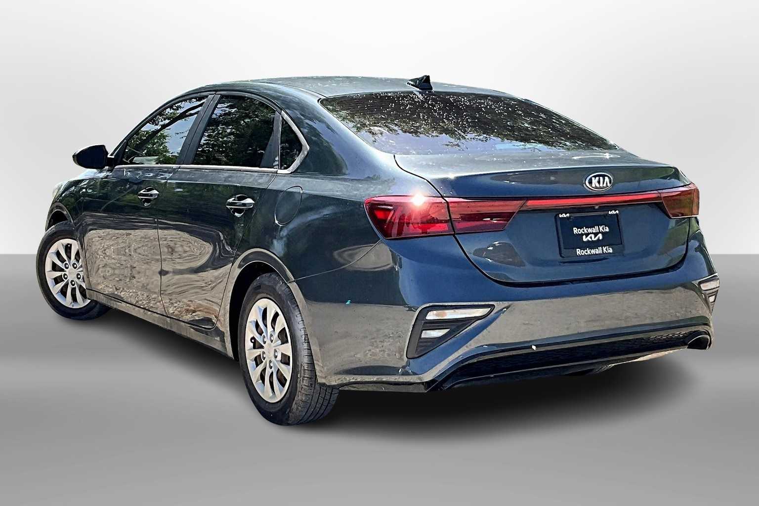 Thumbnail: 2020 Kia Forte - 11
