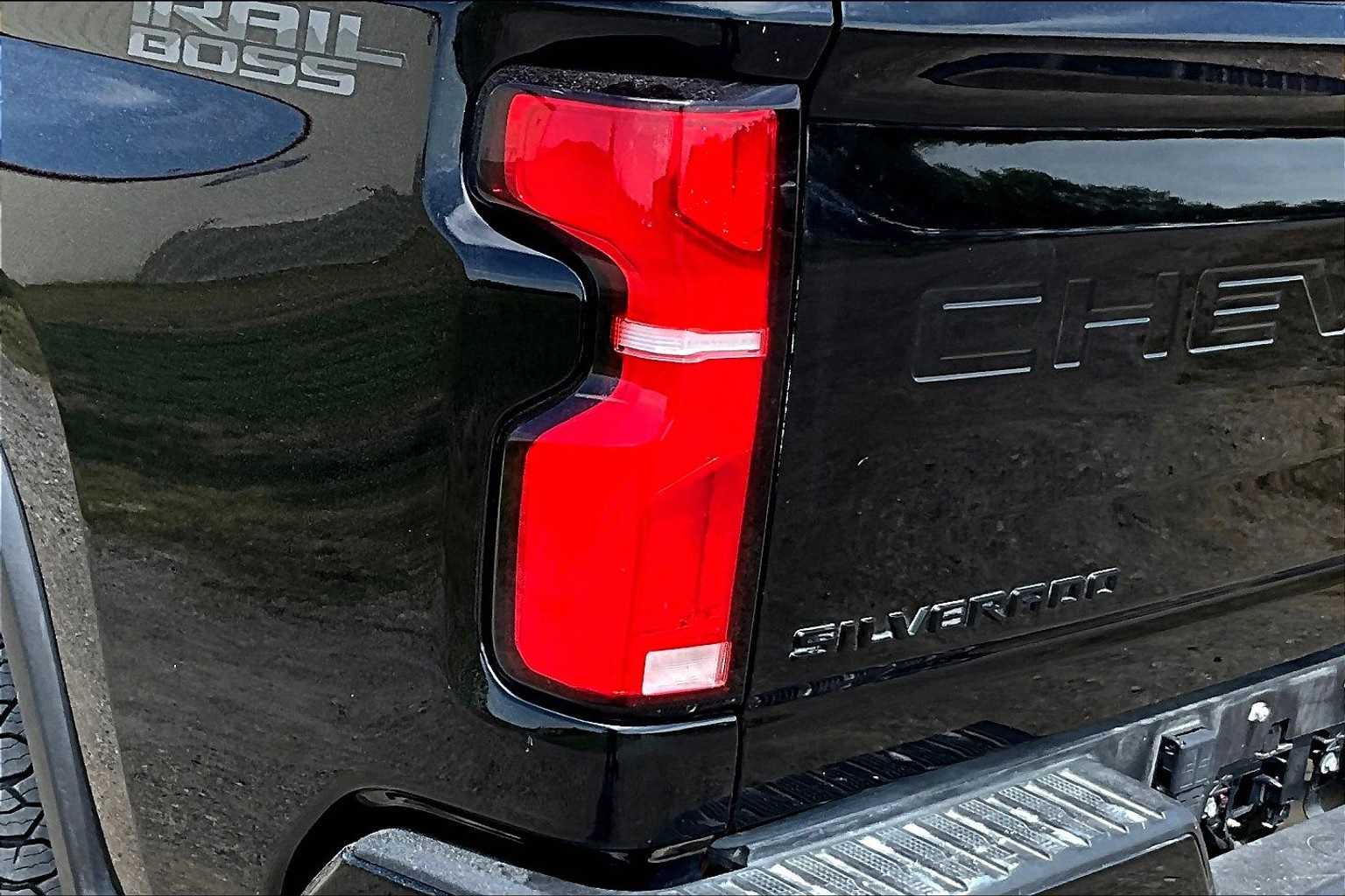 Thumbnail: 2025 Chevrolet Silverado 2500 - 32