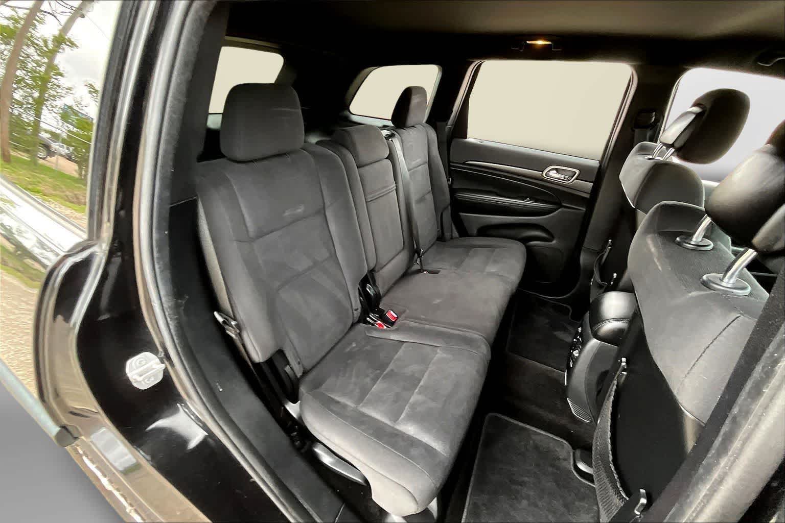 Thumbnail: 2015 Jeep Grand Cherokee - 25