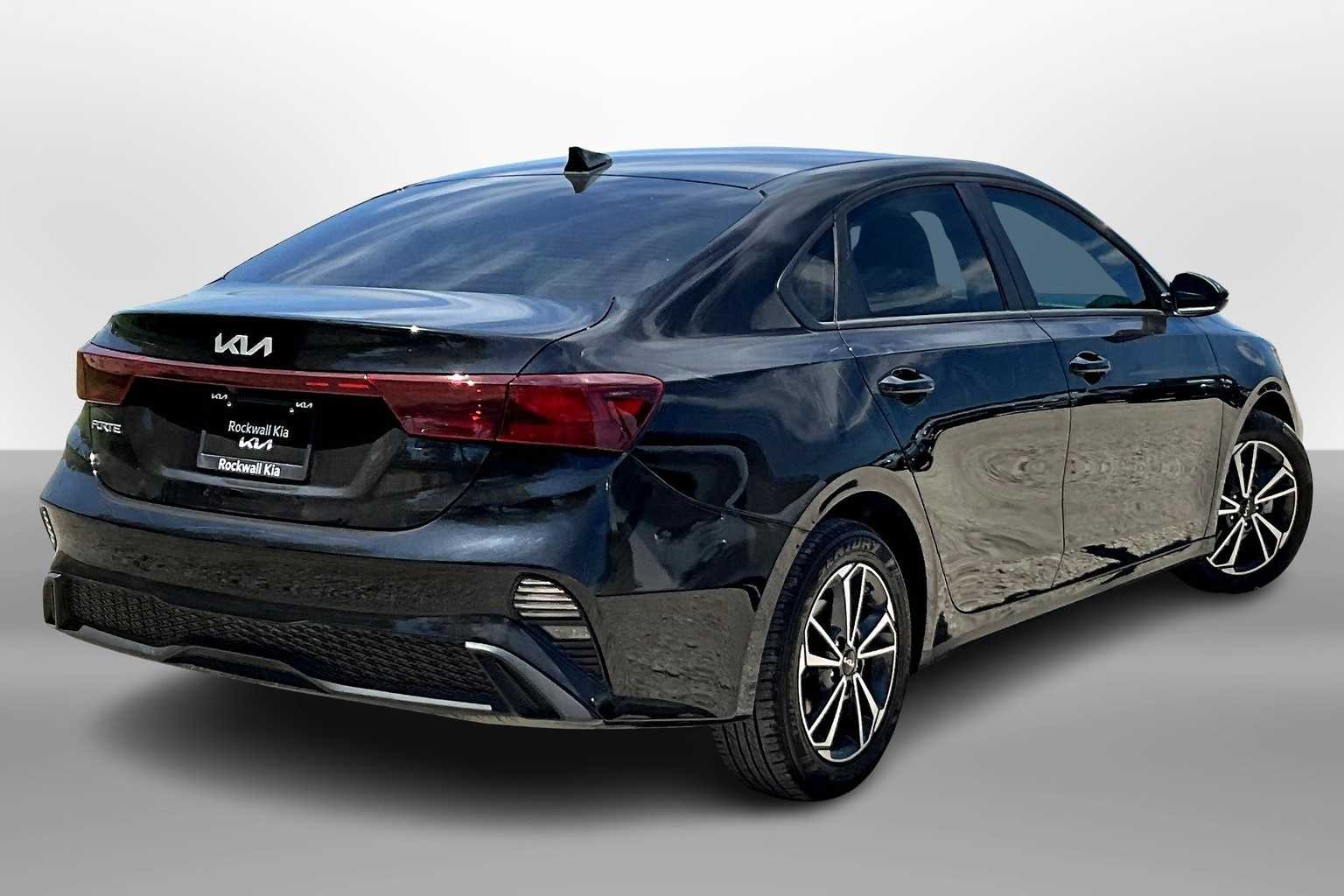 Thumbnail: 2022 Kia Forte - 2
