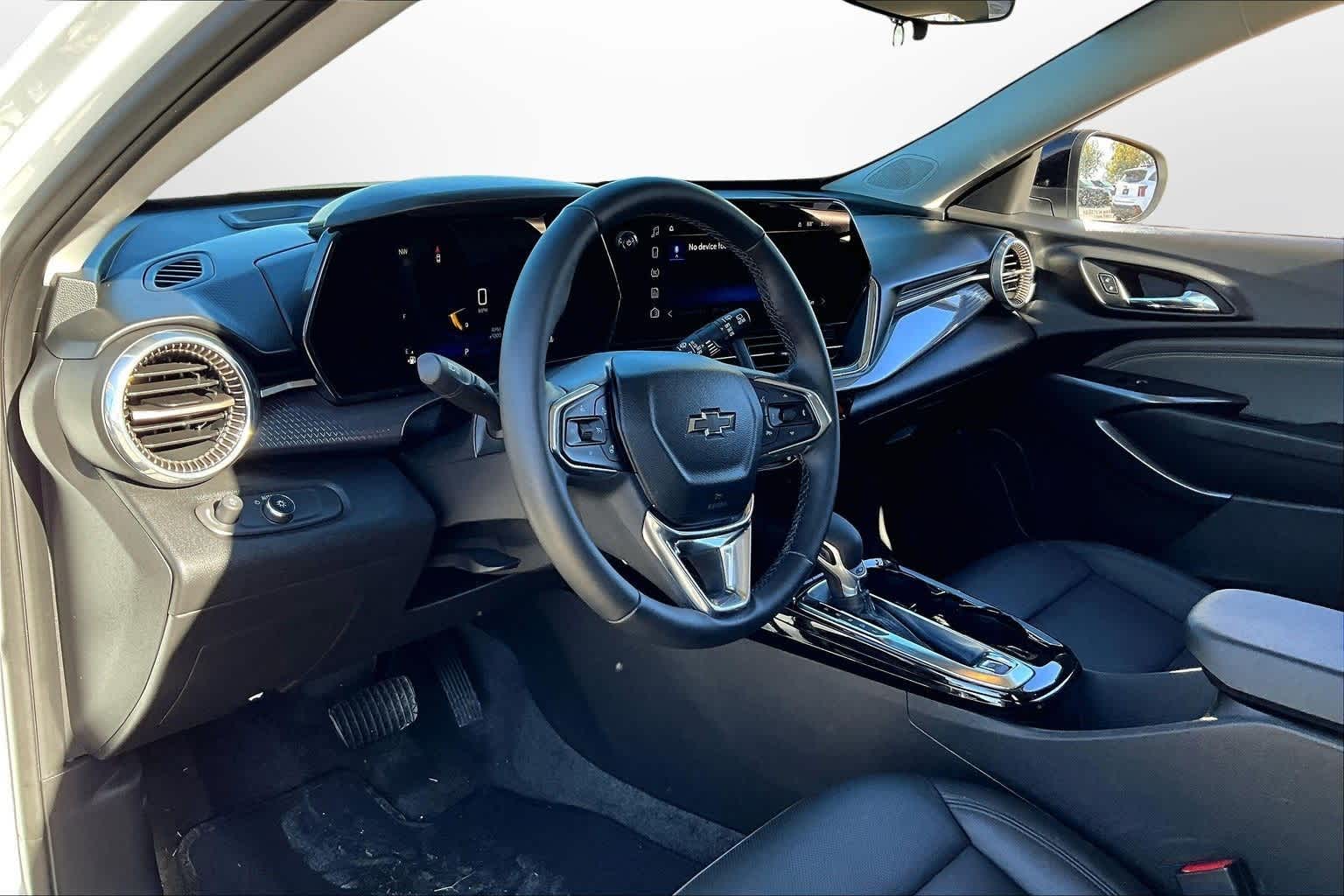 Thumbnail: 2025 Chevrolet Trax - 12