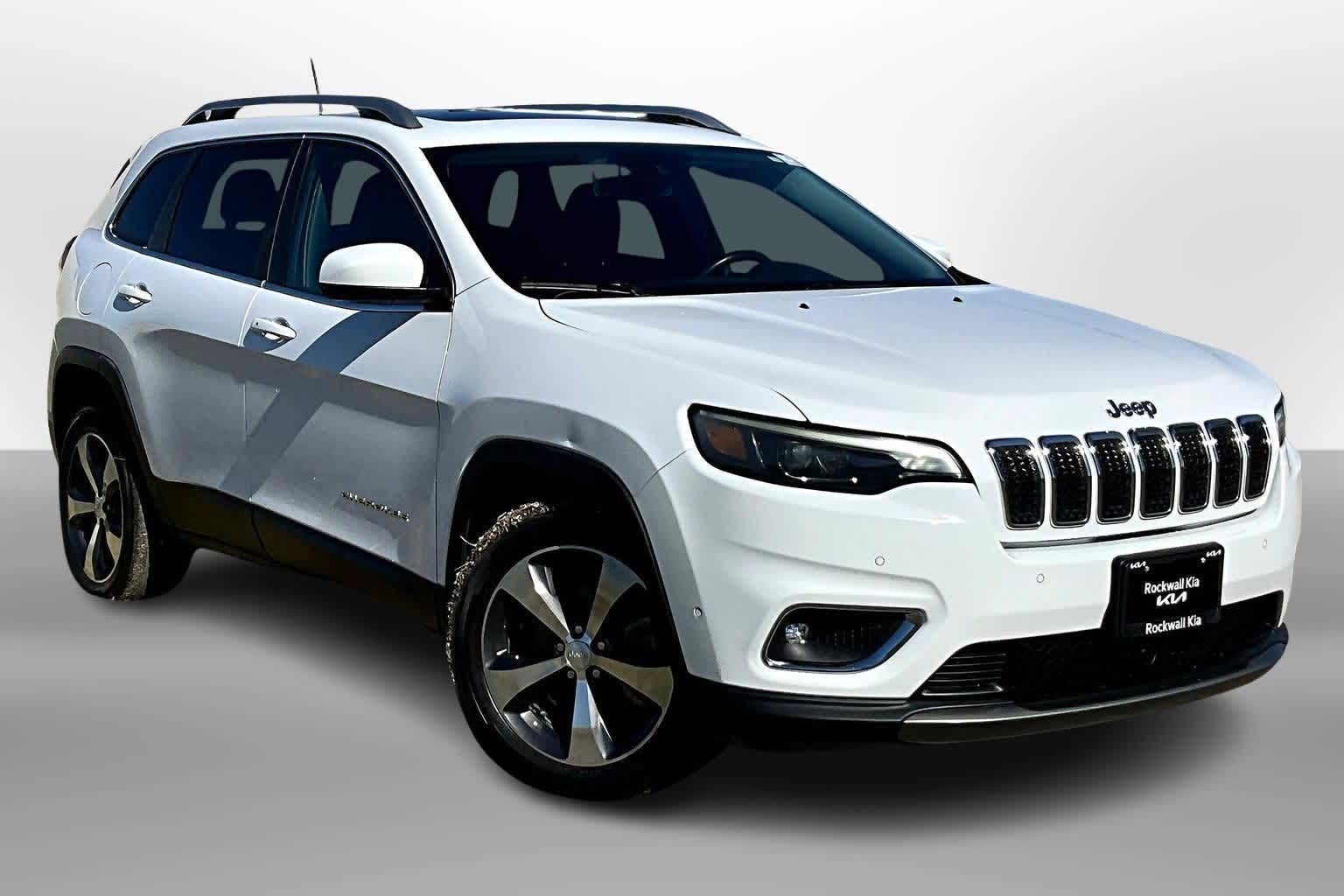 Thumbnail: 2019 Jeep Cherokee - 10