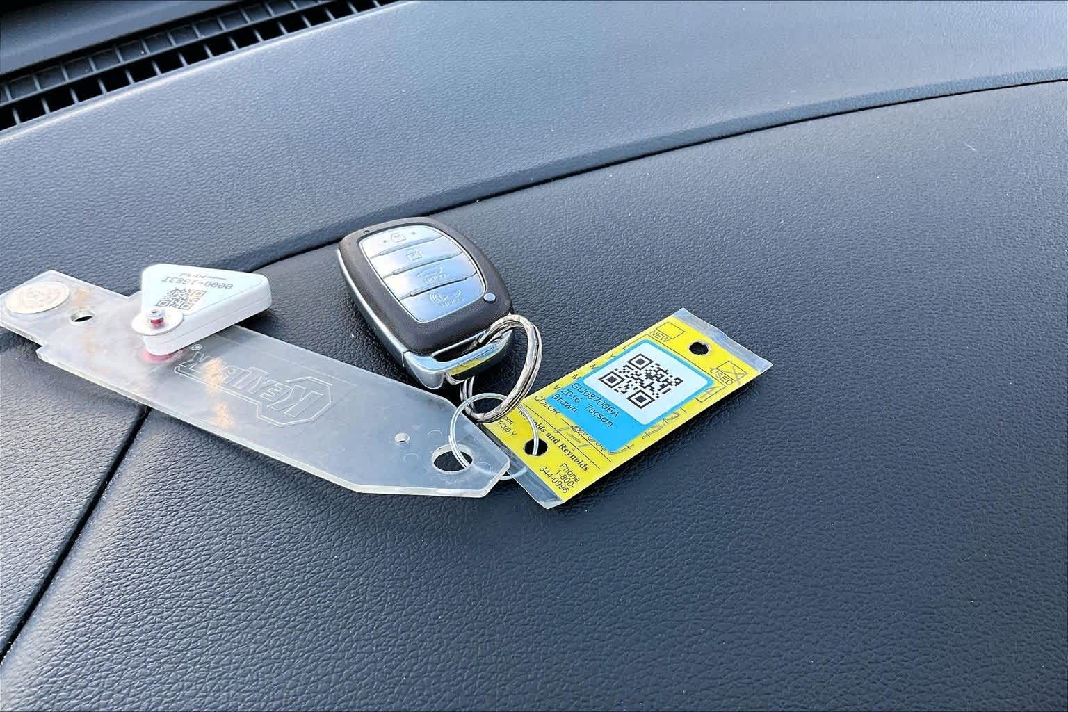 Thumbnail: 2016 Hyundai Tucson - 9