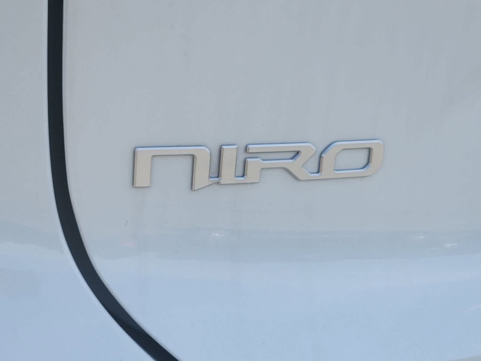 Thumbnail: 2023 Kia Niro - 7