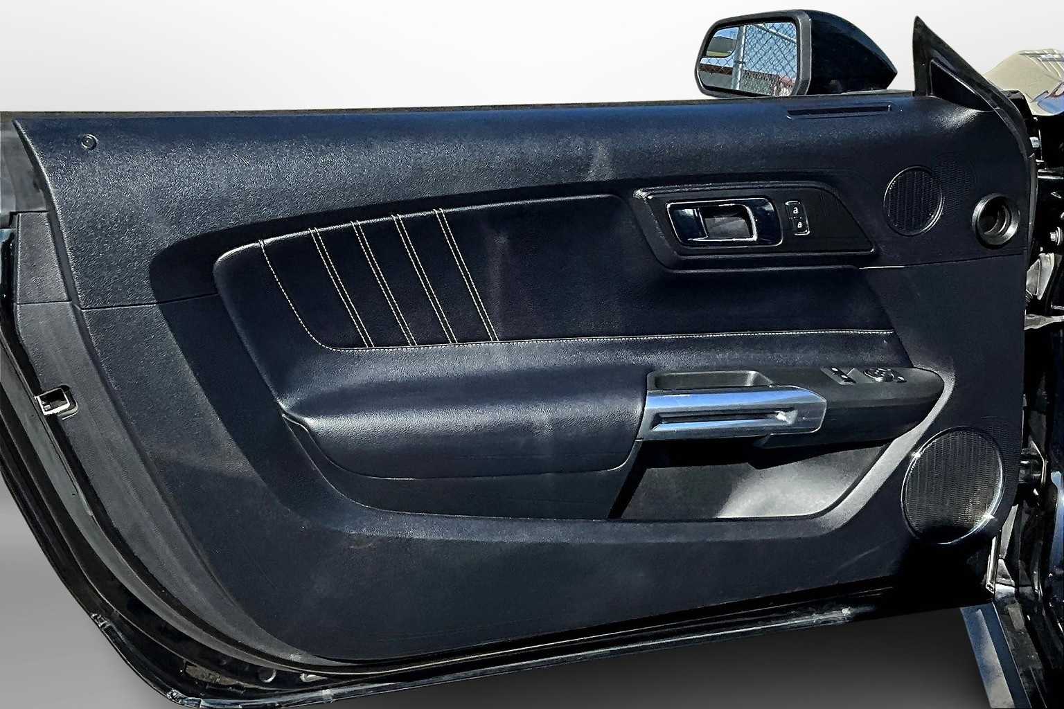 Thumbnail: 2016 Ford Mustang - 17