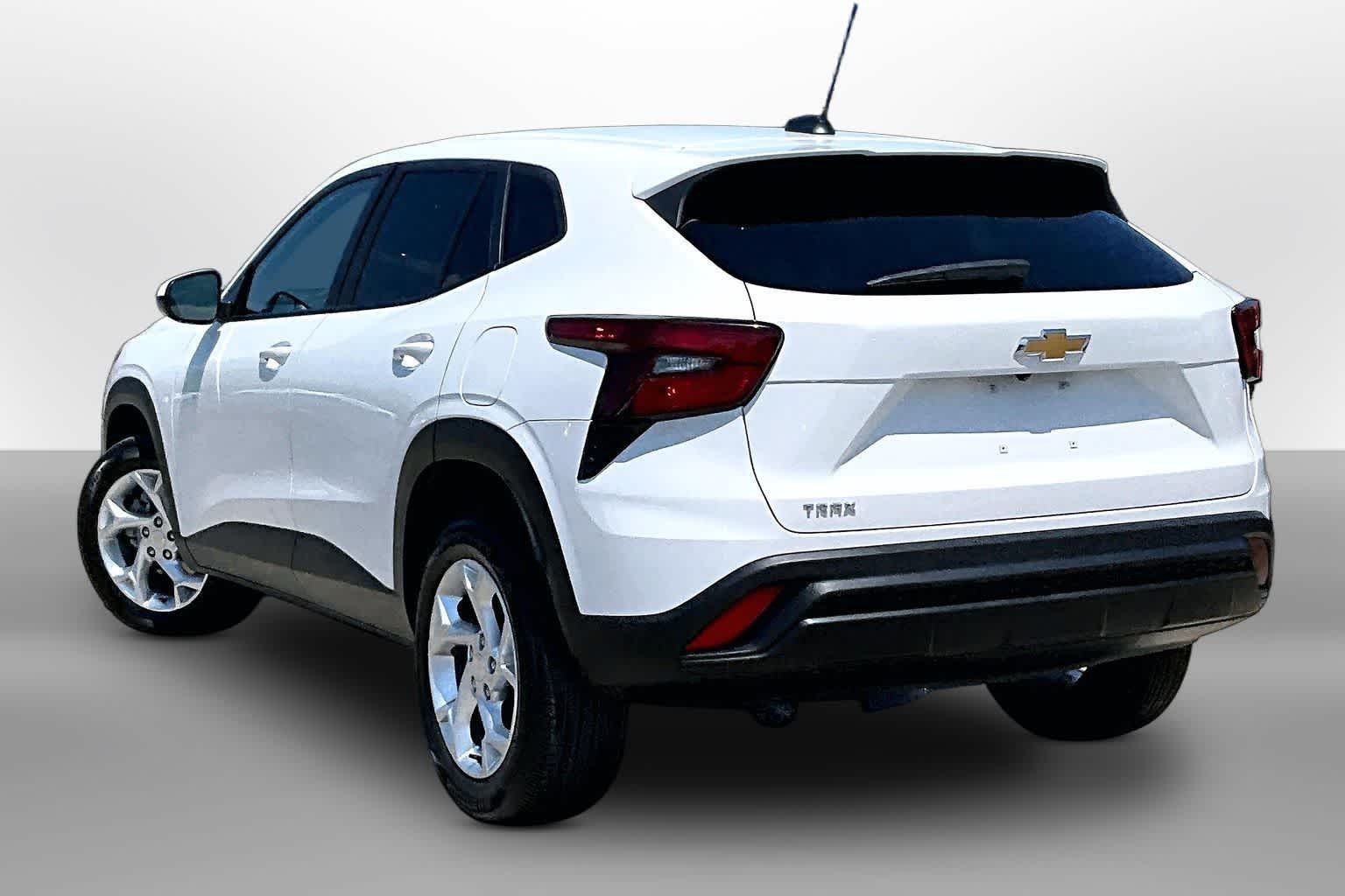 Thumbnail: 2024 Chevrolet Trax - 10