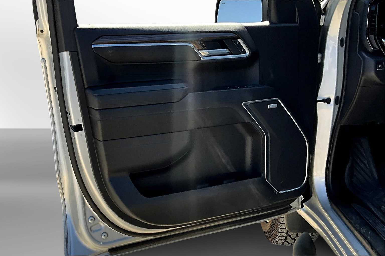Thumbnail: 2022 Chevrolet Silverado 1500 - 17