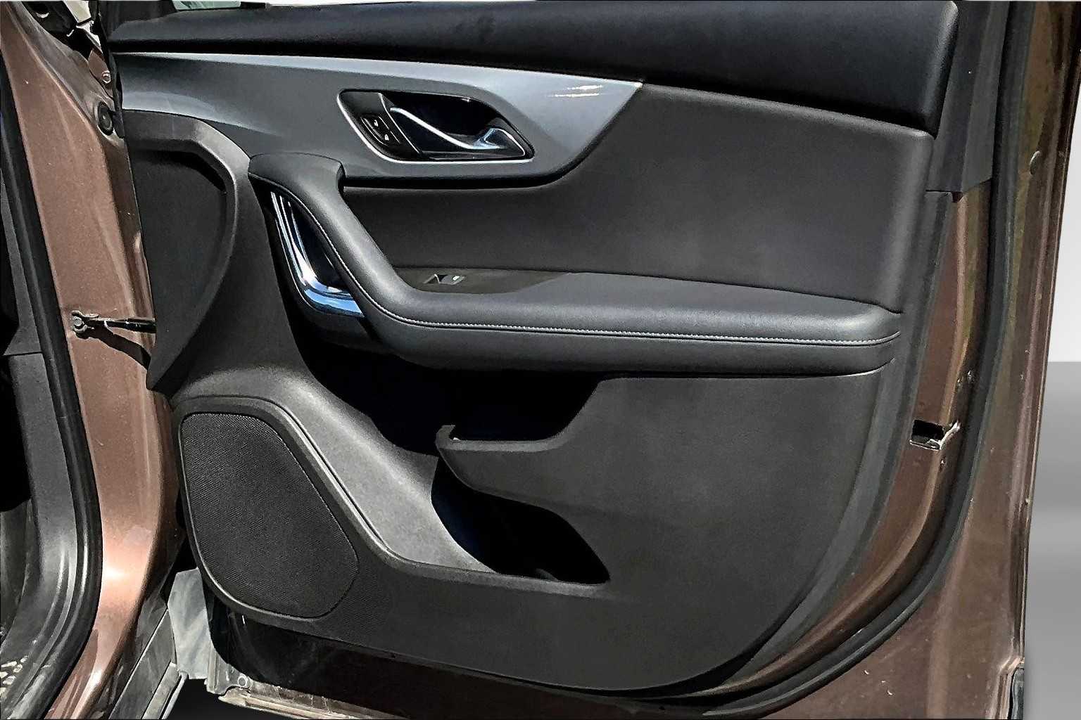 Thumbnail: 2019 Chevrolet Blazer - 18