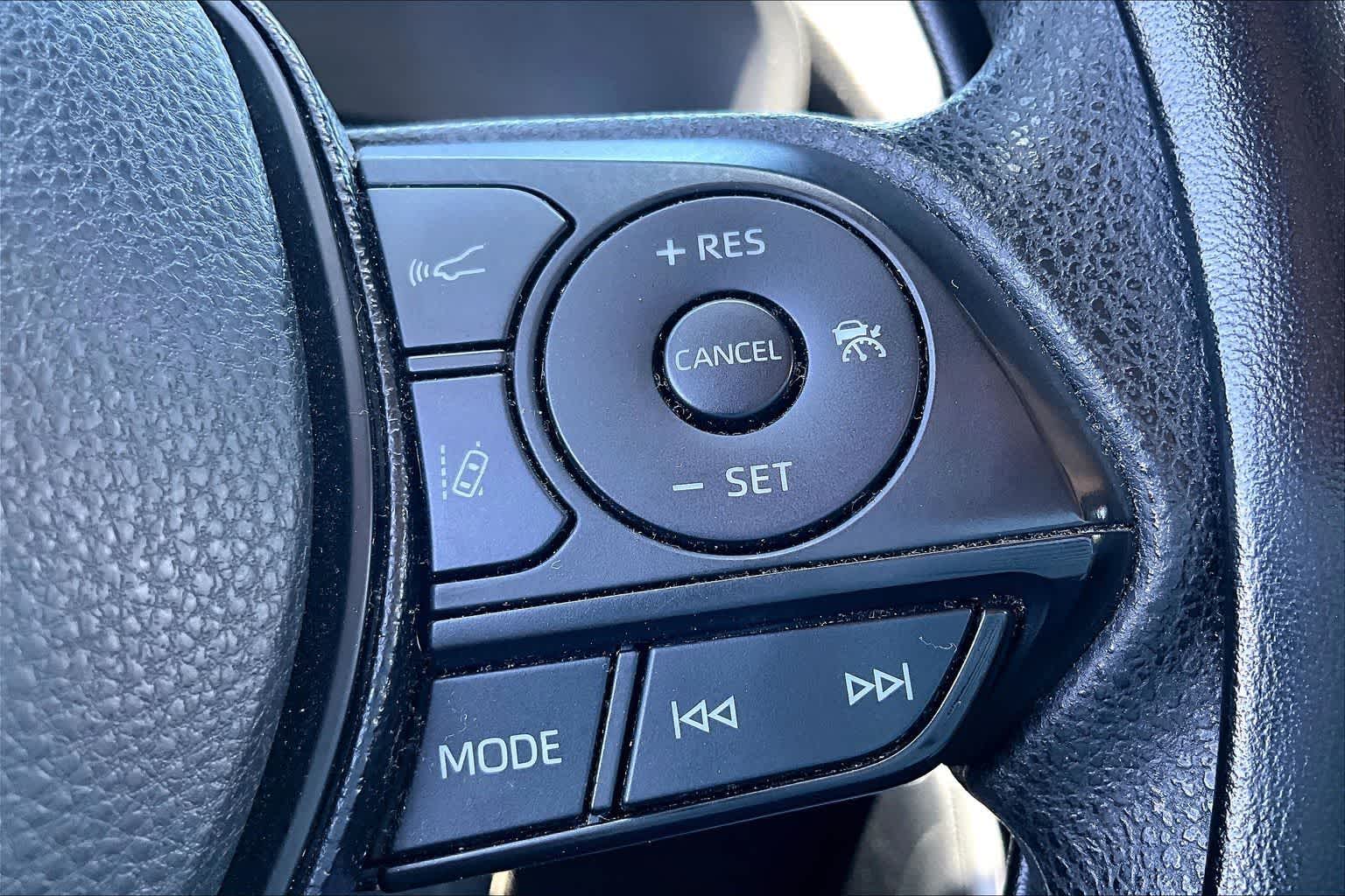 Thumbnail: 2019 Toyota RAV4 - 15