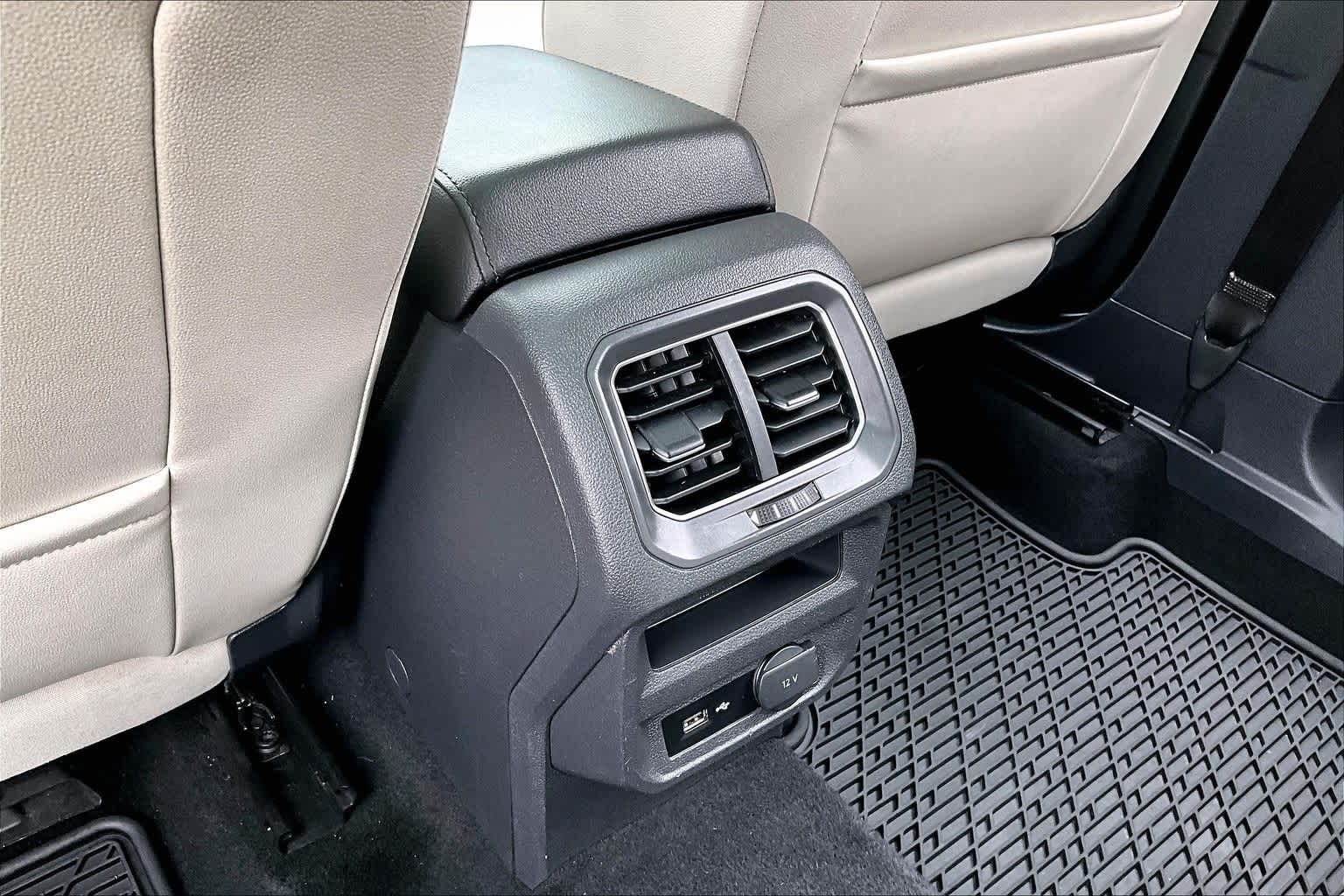 Thumbnail: 2018 Volkswagen Tiguan - 24