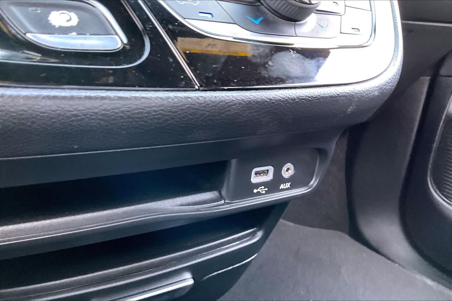 Thumbnail: 2019 Chrysler Pacifica - 20